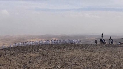 Una tubería de desnudos, de Spencer Tunick, para salvar el Mar Muerto