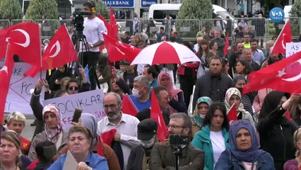 Corona Aşısı Karşıtları İzmir’de Miting Düzenledi