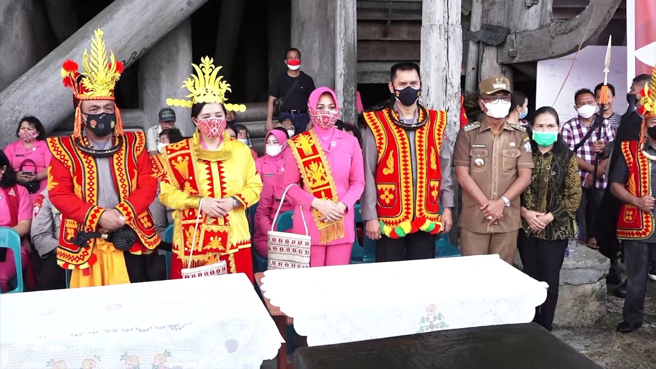 Berkunjung ke Desa Bawomataluo Melihat Keunikan Tradisi Lompat Batu