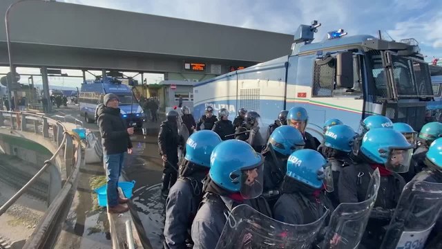 Green pass, cominciato sgombero al Porto di Trieste