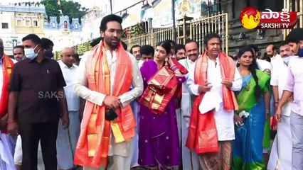 మోహన్ బాబు వెనుక మంచు లక్ష్మి, విష్ణు అల్లరి చూడండి