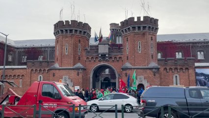 Le personnel du centre Fedasil bruxellois Petit-Château en grève
