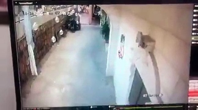 في قرية فلسطينية.. كاميرات مراقبة توثق مقتل شخص على يد مجهولين