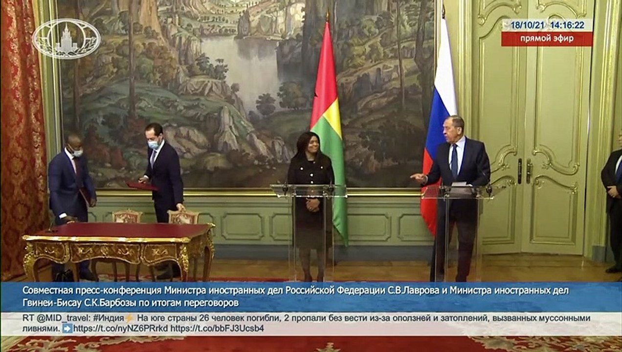 Russia e Nato ai ferri corti. Lavrov: "Stop alla missione dell'Alleanza a Mosca"