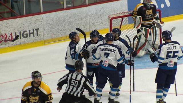 Les 3L explosent avec neuf buts et récoltent leur première victoire de la saison