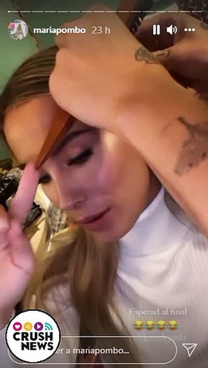 María Pombo se hace la prueba del pañuelo, pero no la que te estás imaginando.