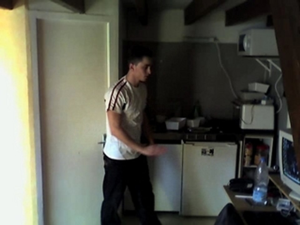 Popseb en mode poser