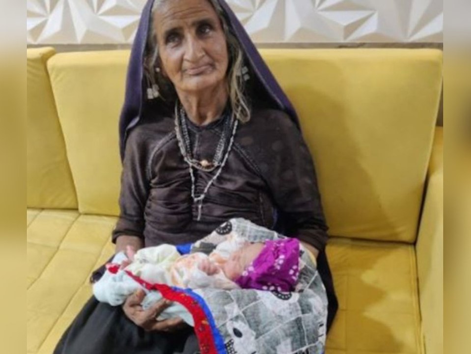 70-jährige Inderin bringt Jungen zur Welt