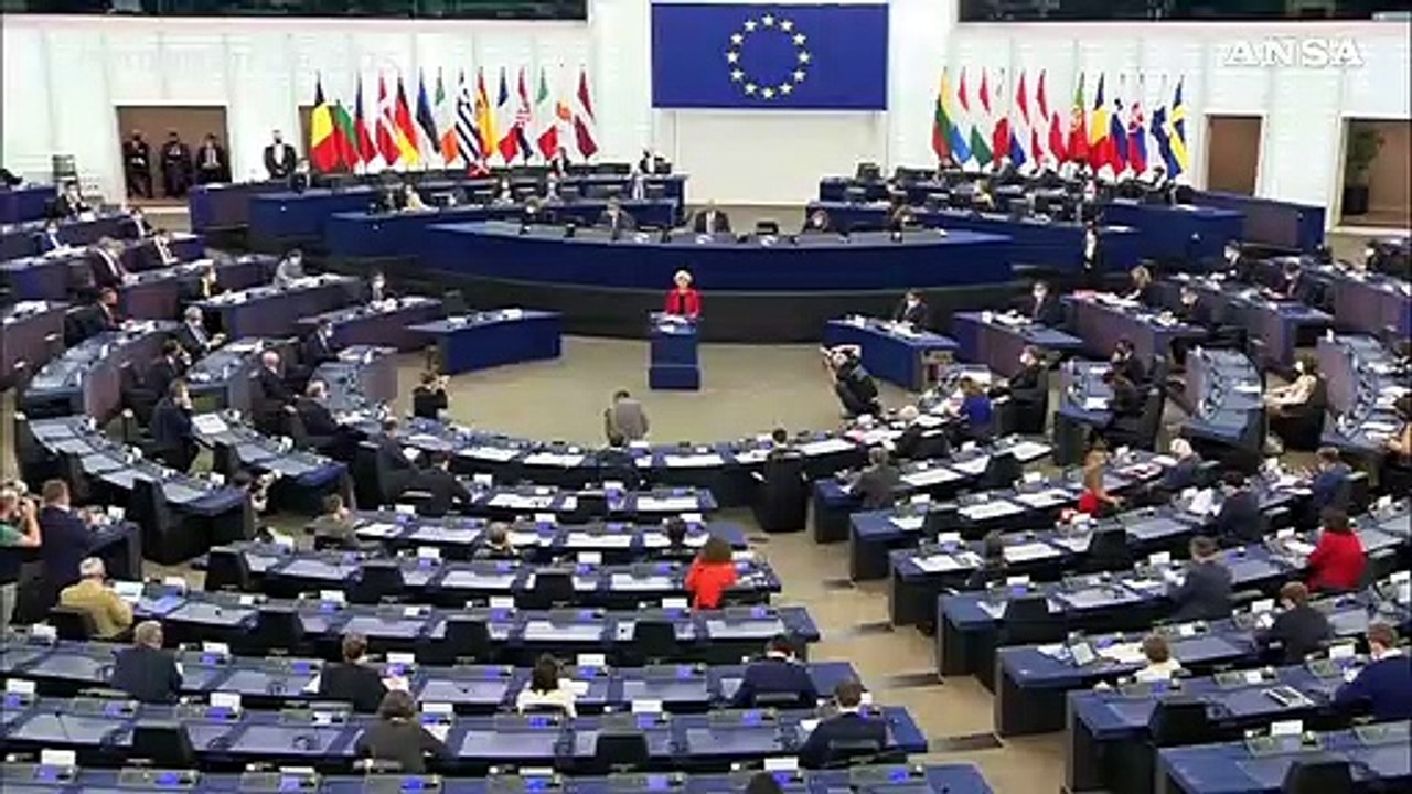 Von der Leyen: "La sentenza della Corte polacca e' una sfida diretta all'Ue"