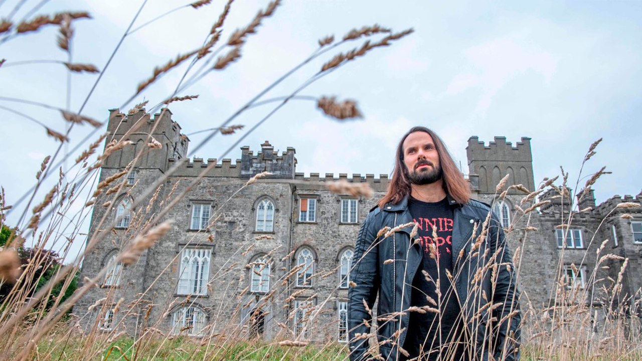Death-Metal-Ökobaron verwildert irisches Anwesen