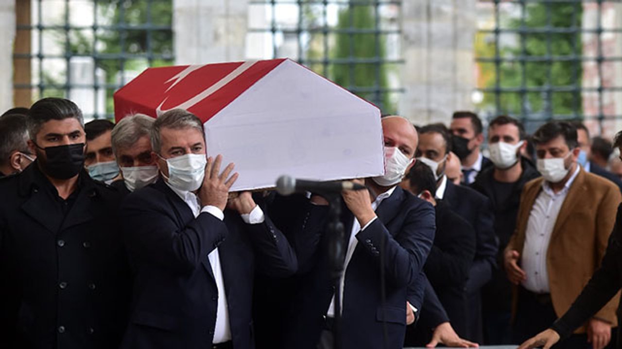 Baykar Yönetim Kurulu Başkanı Özdemir Bayraktar, son yolculuğuna uğurlandı