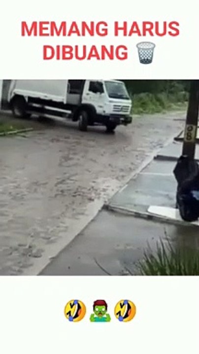 PRANK PENGANGKUT SAMPAH,, SAMPAI LARI..!!!