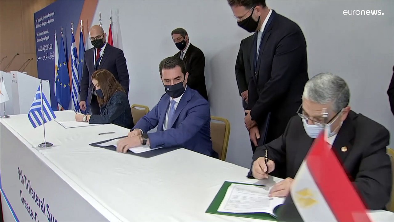 مصر واليونان وقبرص توقع في أثينا اتفاقاً لنقل الكهرباء