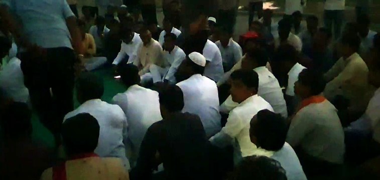 रिफाइनरी के पास दिया धरना, समझाइश पर किया समाप्त