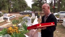 19 aylık hukuk mücadelesinin ardından şehitlik belgesiyle oğlunun mezarına gitti