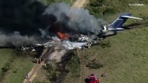 شاهد: تحطّم طائرة مدنية كانت تقل 21 شخصا لدى إقلاعها في تكساس ونجاة كل ركابها