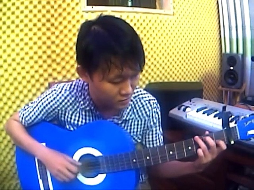 The Love Story of a Virgin named Thi - Nhu Quynh (Guitar Solo)| Fingerstyle Guitar Cover | Vietnam Music