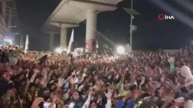 Pakistan'da, Fransız büyükelçinin sınır dışı edilmesi için protesto düzenledi