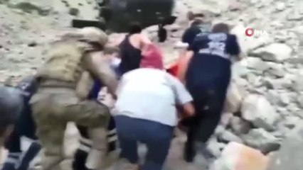 Tunceli'de helikopterler, kurtarma operasyonları ile yemleme çalışmalarında da kullanılıyor