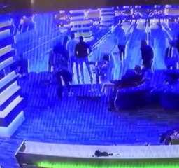 ESENYURT'TA BOWLİNG OYNAYAN KİŞİNİN ÇANTASINI ÇALDI