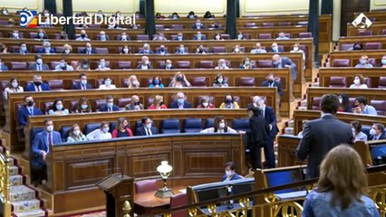 Sánchez niega a Casado en el Congreso que vaya a excarcelar a más de 200 etarras