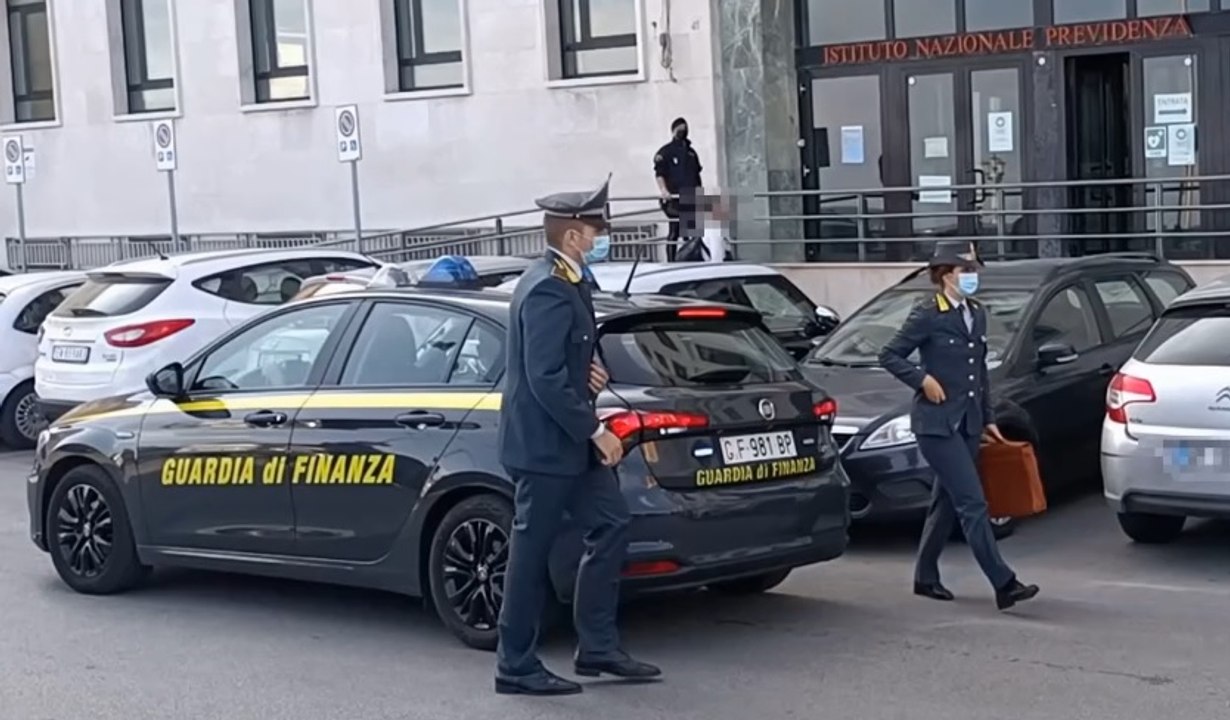 Bari - 109 "furbetti" del Reddito di Cittadinanza denunciati: ci sono anche affiliati alla mafia (20.10.21)