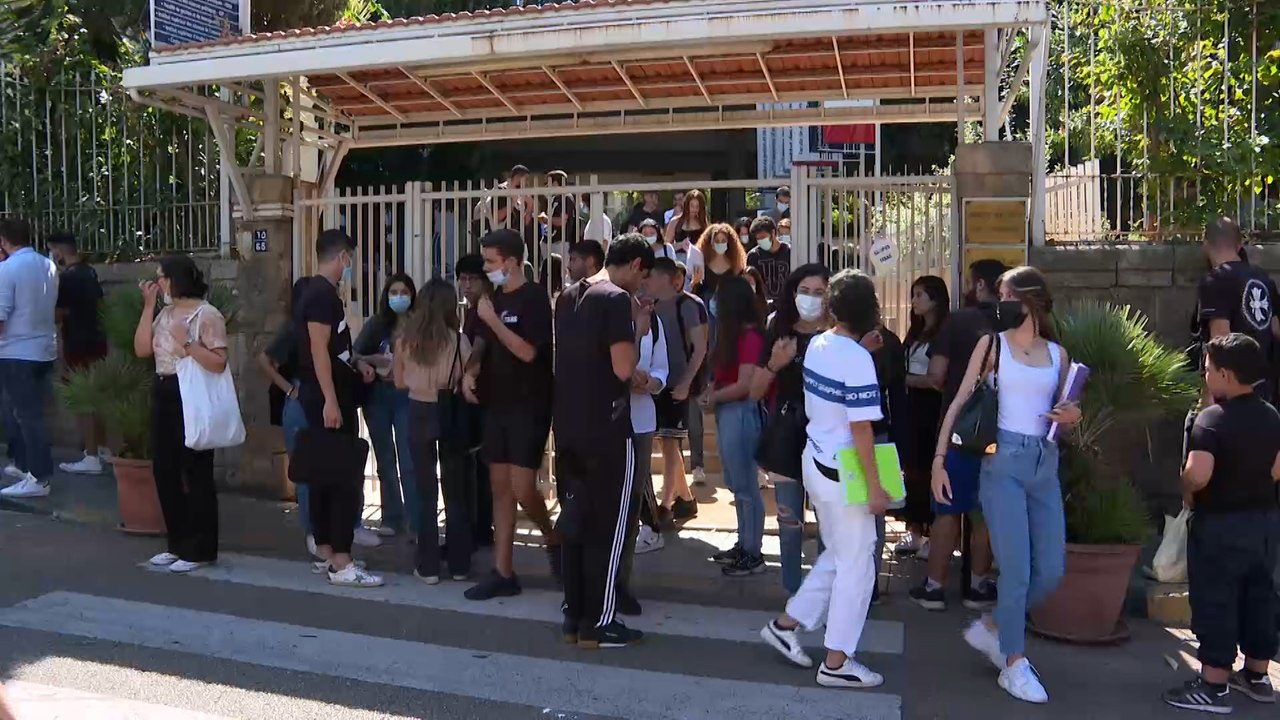 نتيجة الأزمة الاقتصادية.. تحديات كثيرة تواجه التعليم الجامعي في لبنان