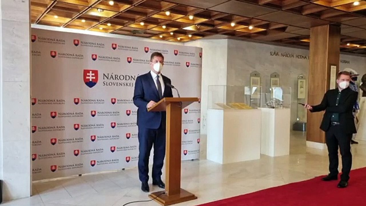 ZÁZNAM: Brífing ministra dopravy A. Doležala