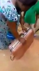 Download Video: Des enfants enferment leur ami dans une valise !