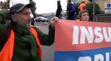 Grande-Bretagne : Une manifestante a failli se faire écraser par une maman rageuse !