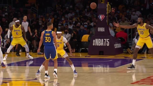 LeBron James with big-time block to deny Poole