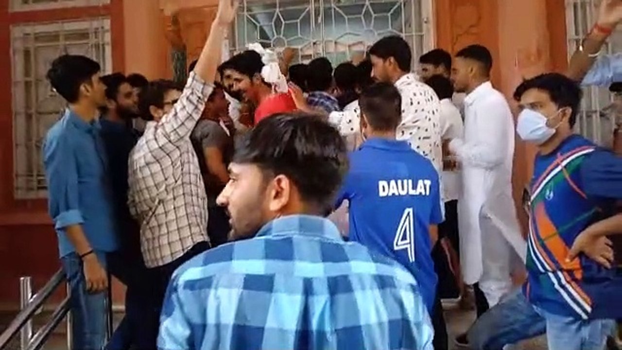 RAjasthan University- बीपीएड और एमपीएड के विद्यार्थियों ने किया विरोध प्रदर्शन