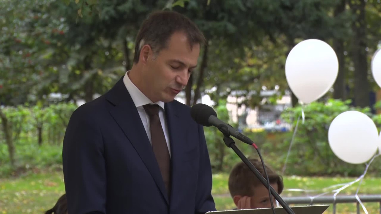 La reine Mathilde et premier De Croo commémorent les 25 ans de la Marche Blanche