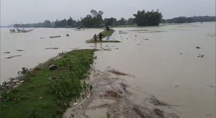 মেখলিগঞ্জে তিস্তা নদীর বন্যা কবলিত এলাকা পরিদর্শনে বিধায়ক পরেশ চন্দ্র অধিকারী
