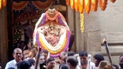 चामुंडी पहाड़ी पर निकाली रथयात्रा