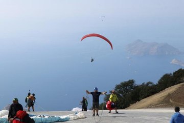 Video herunterladen: Son dakika: 21. Uluslararası Ölüdeniz Hava Oyunları Festivali - Yamaç paraşütü pilotunun düşme anı