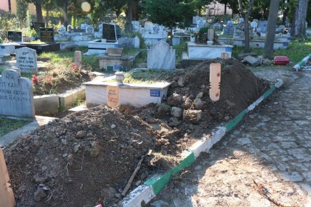 Son Dakika | OĞUL 4 GÜN ARAYLA KORONAVİRÜSTEN ÖLDÜ, ANNE VE OĞLU YOĞUN BAKIMDA