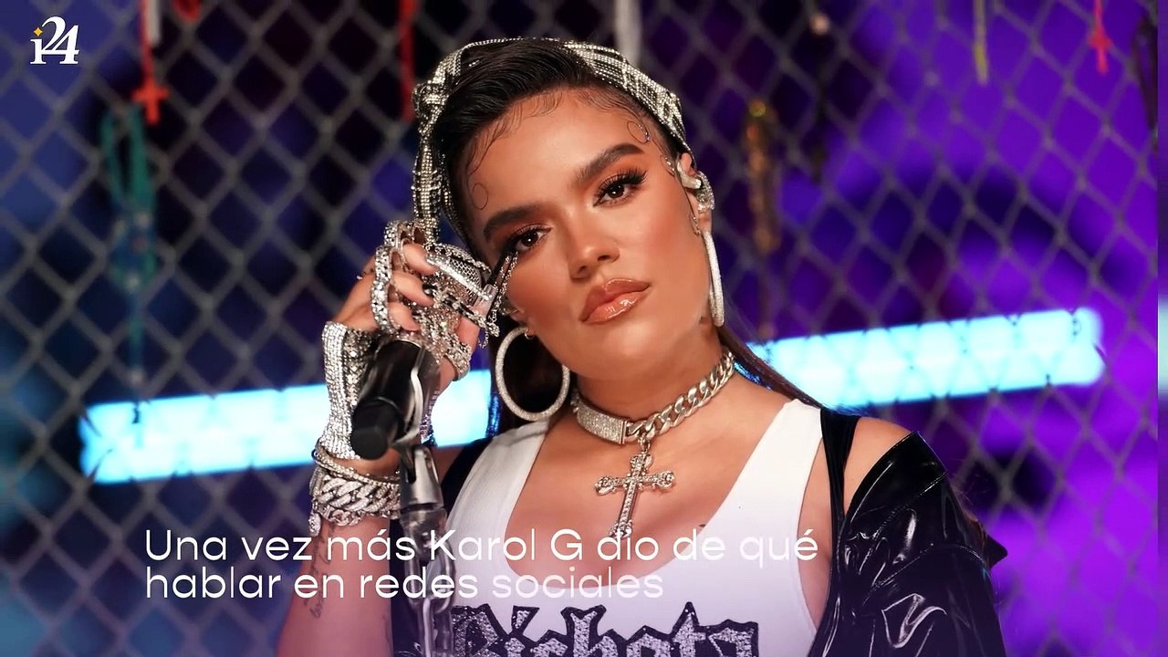 Karol G se pintó las cejas de azul y el resultado desató una 'ola' de críticas