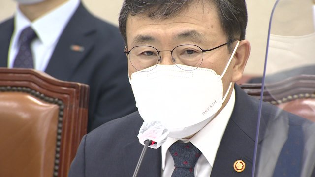 권덕철 다음 달부터 단계적 일상회복 전환 검토 / YTN