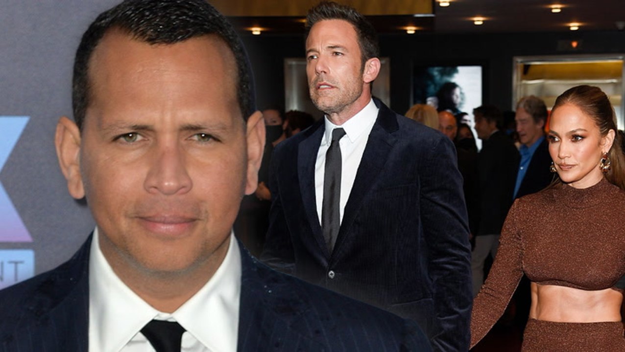 A-Rod Gets Trolled By Red Sox Fans With Jennifer Lopez & Ben Affleck Chant At Game