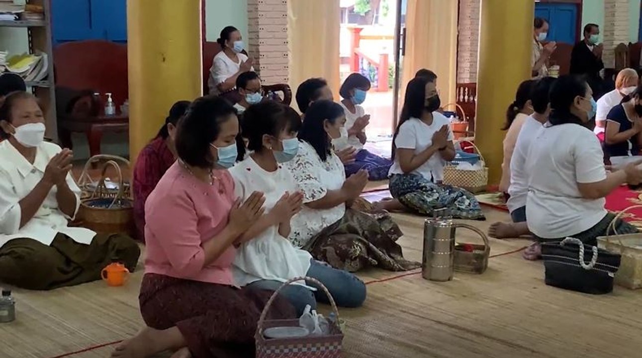 สสจ.ศรีสะเกษ เตือน "ออกพรรษา" สวมหน้ากากอนามัย-การ์ดอย่าตก