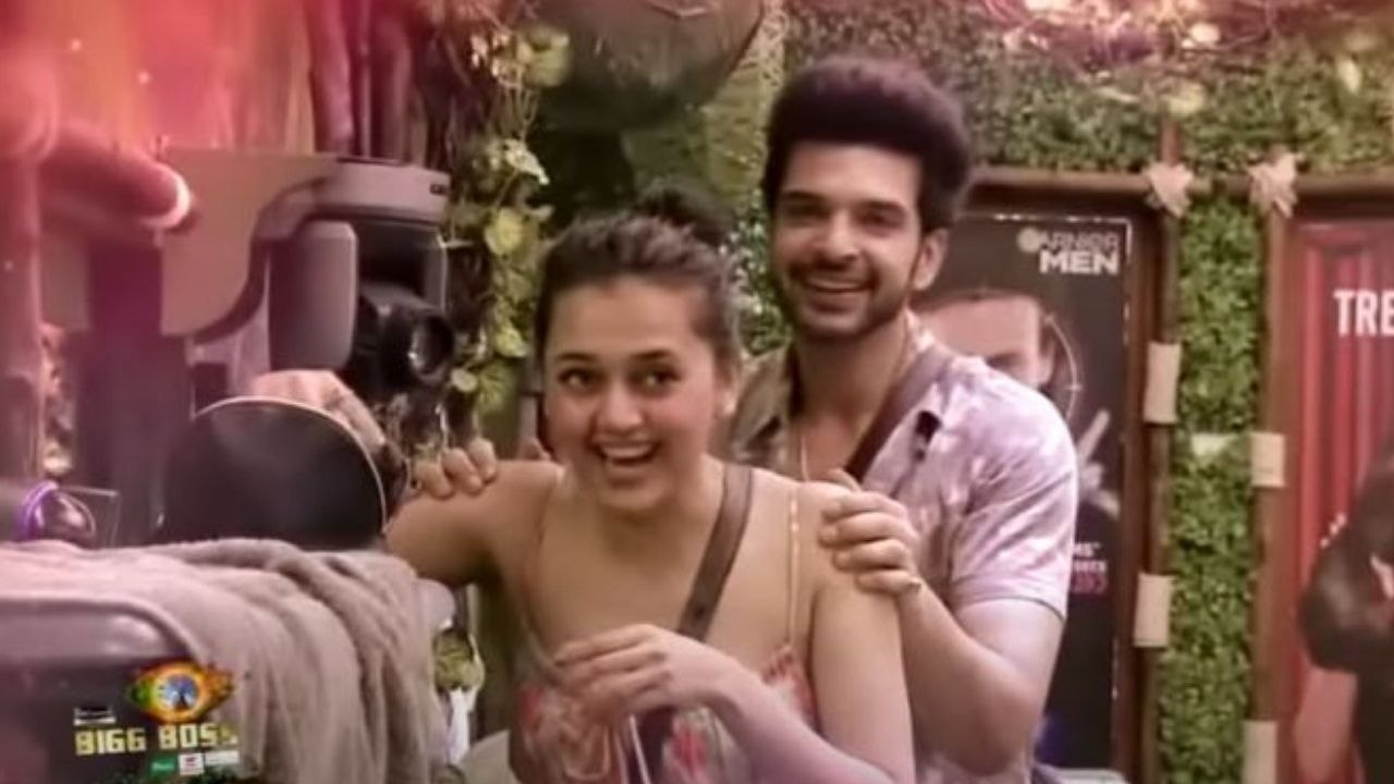 Bigg Boss 15: Tejasswi Prakash ने Karan Kundra को किया ये Promise, कही ये बात | FilmiBeat