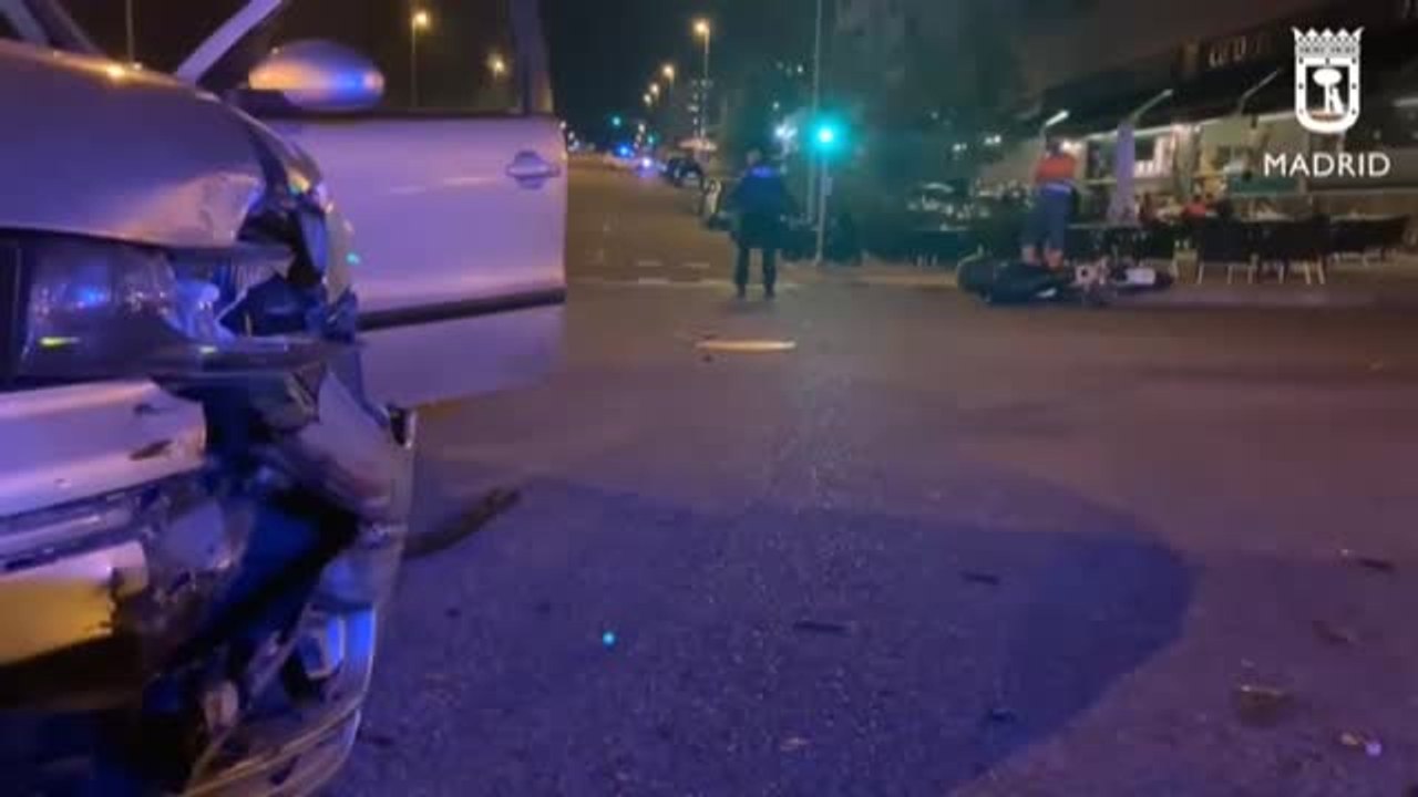 Un motorista herido grave tras chocar contra un turismo en Madrid