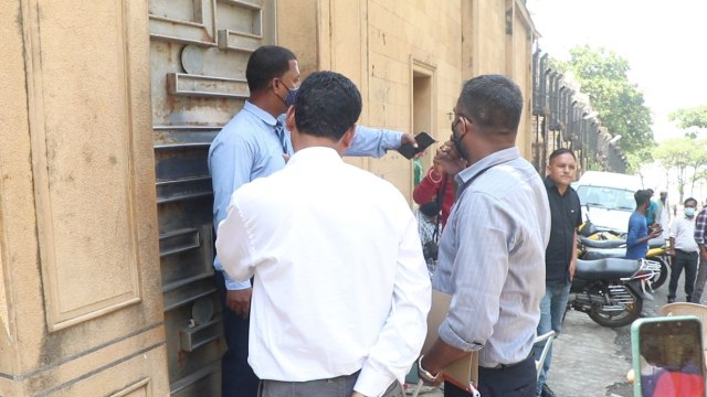 क्या Aryan khan की वजह से Shahrukh Khan के घर Mannat पर NCB ने मारा छापा, Viral हुई Video |FilmiBeat