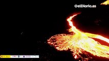 Un vuelo nocturno sobre la lava de volcán de La Palma a vista de dron