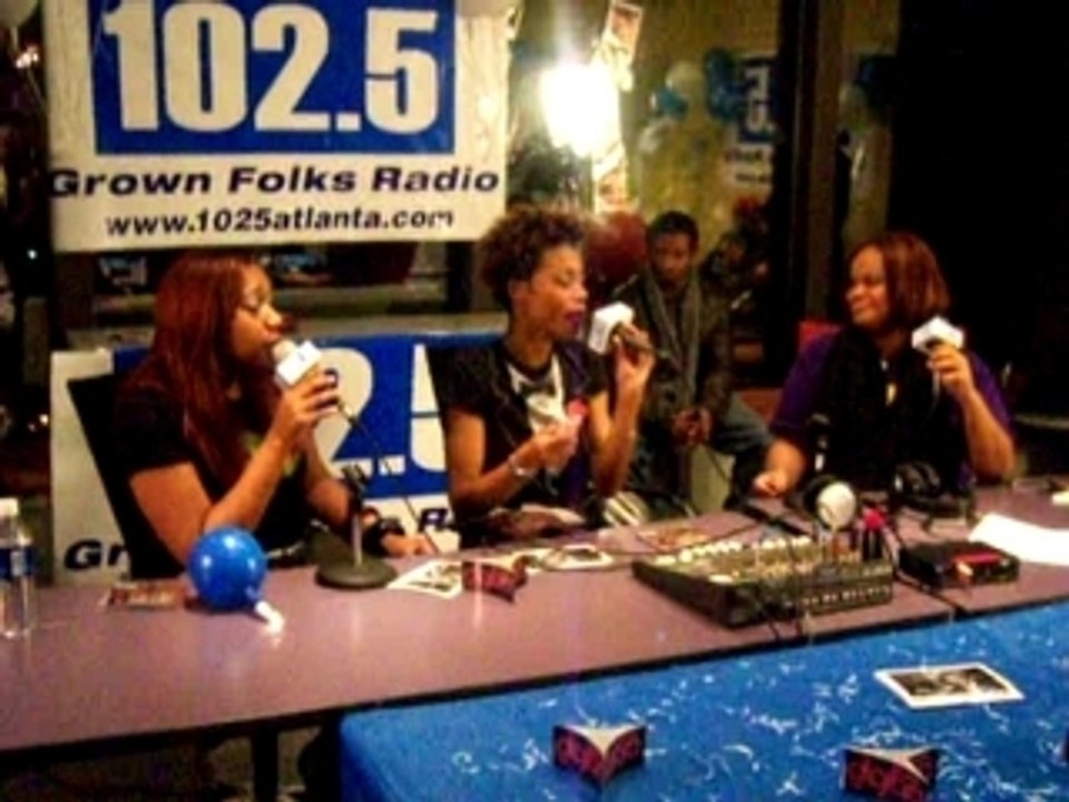 Algebra "What Happened" & "Tug Of War" Live on 102.5