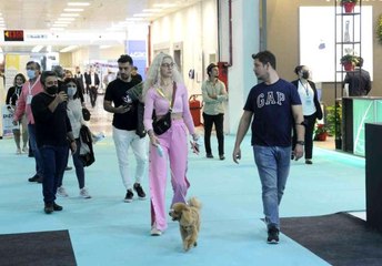 Evcil hayvanını alan Petzoo Eurasia Fuarı'na geldi