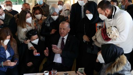 Cumhurbaşkanı Erdoğan’dan kafe ziyareti