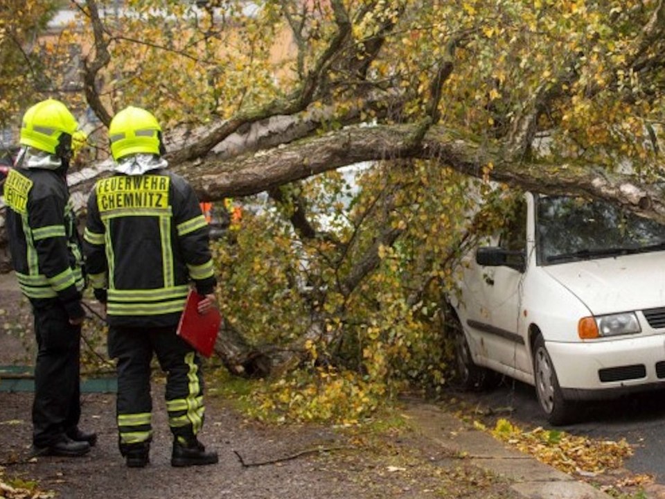 So heftig wütet Herbststurm Ignatz über Deutschland