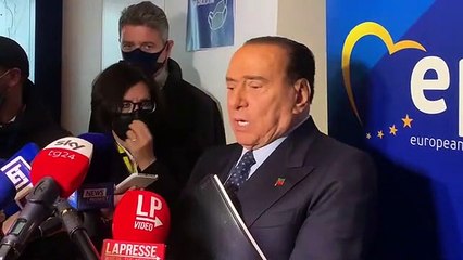 Video herunterladen: Berlusconi guarda al Quirinale: 